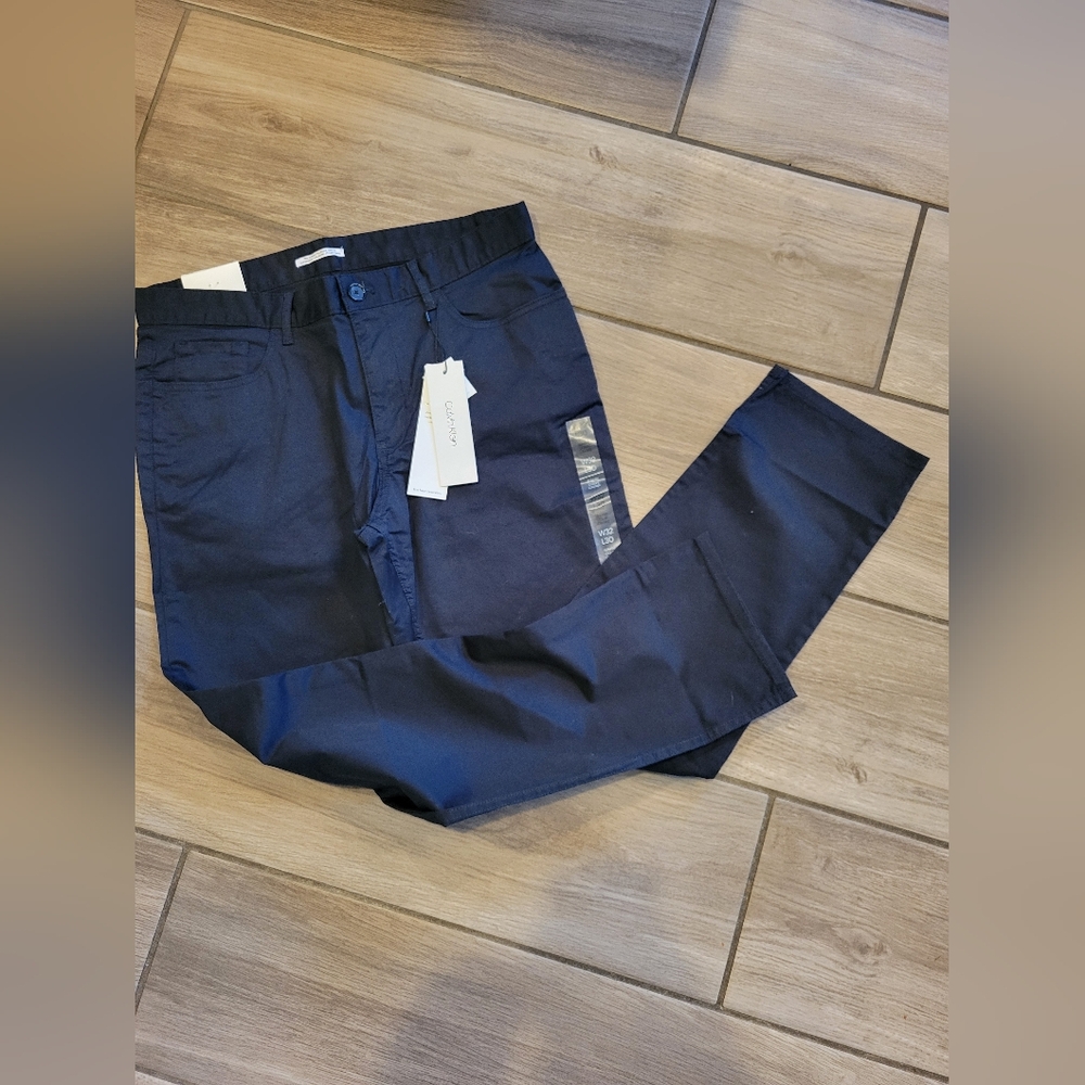 Brand New, Calvin Klein Black Slim Fit Flat Front, 32 W x 30 L
